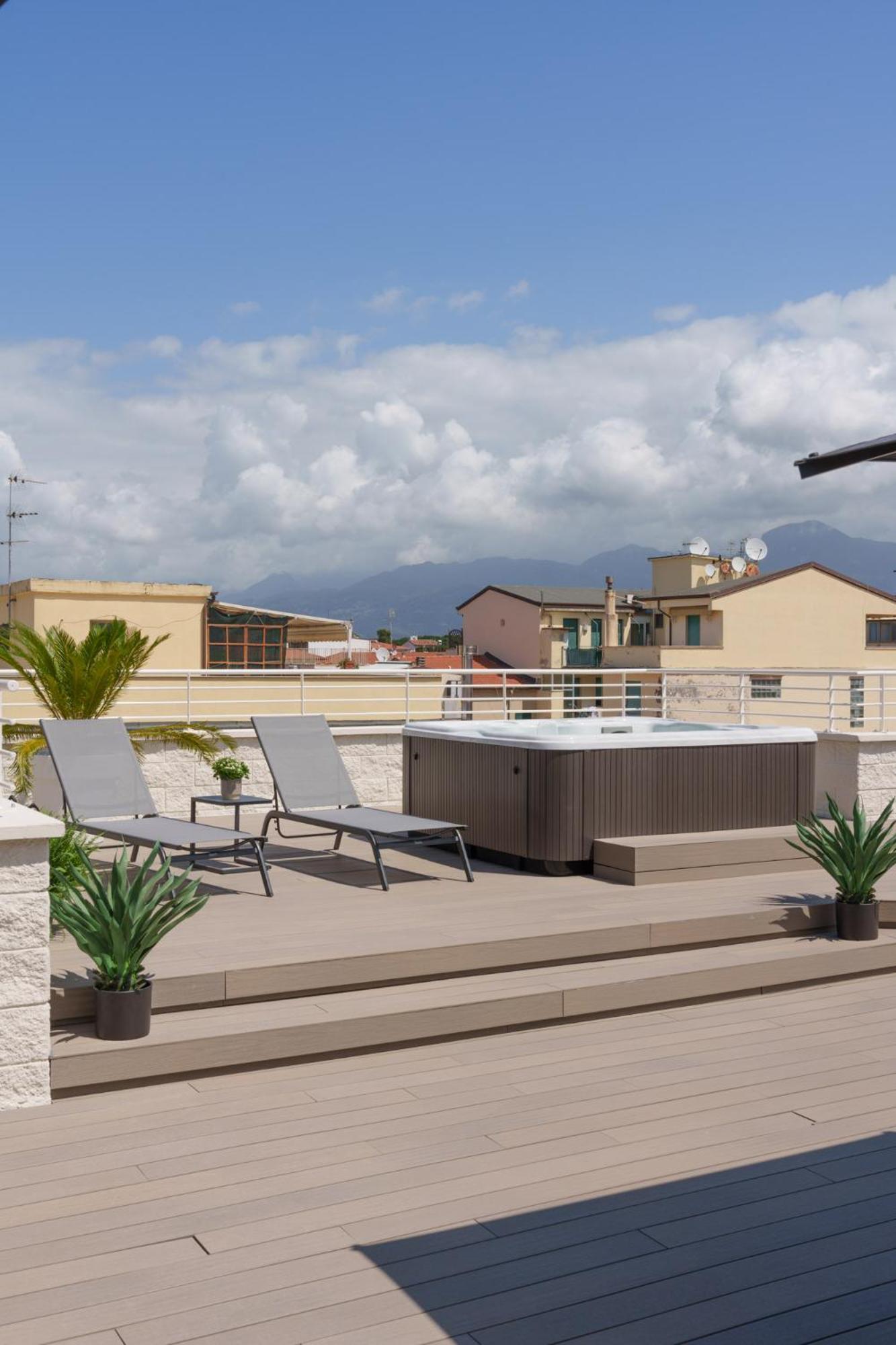 VI Suites Βιαρέτζιο Εξωτερικό φωτογραφία